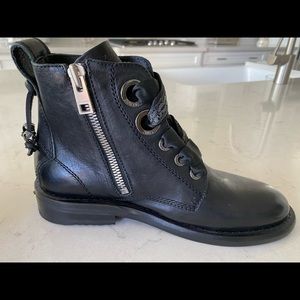 Zadig & Voltaire women's black ankle boots, in leather.
